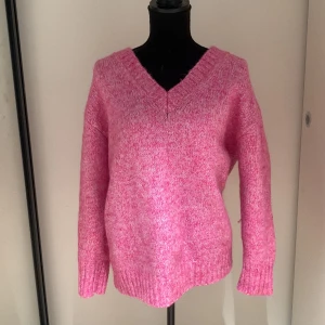 Rosa stickad tröja från Zara - Strl. S. Bra skick 
