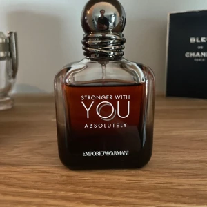 Endast byte  - Säljer på grund av att den är för stark för min smak. Förvarad i förpackning för att förhindra härskning och den är fräsch och som ny!  Ca 45 ml kvar Nypris 1000kr