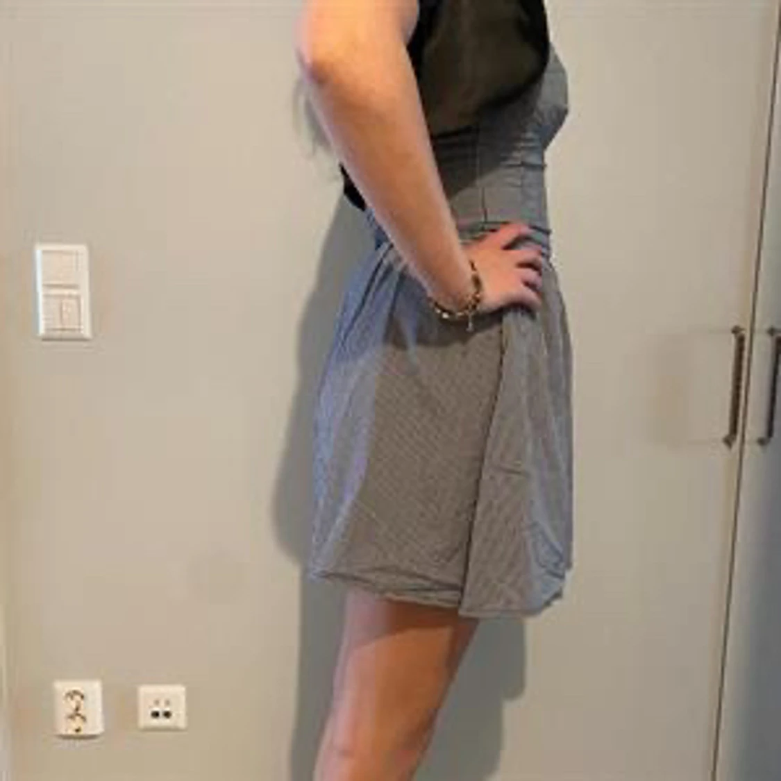 Grå Klänning  - 90