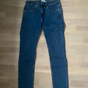 Lager 157 jeans ”Slimmy”.  Inga lösa sömmar, fint skick.  Storlek 31/32  Nypris 300kr. För mer info skicka gärna ett meddelande 