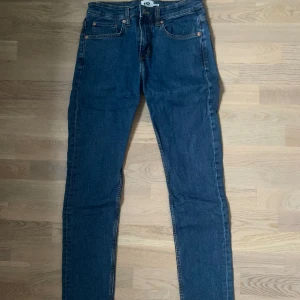 Lager157 jeans - Lager 157 jeans ”Slimmy”.  Inga lösa sömmar, fint skick.  Storlek 31/32  Nypris 300kr. För mer info skicka gärna ett meddelande 