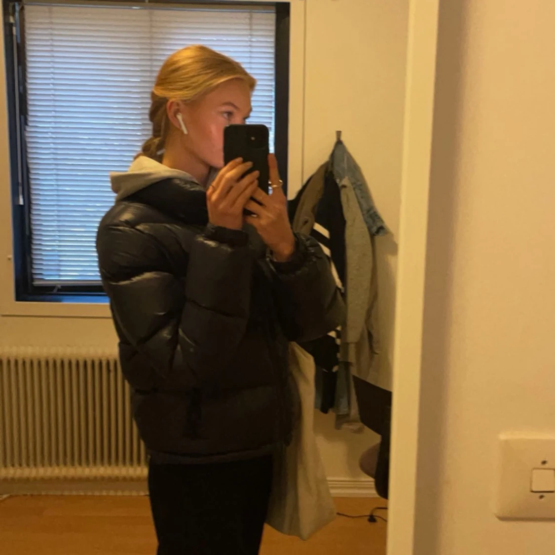 Glansig marinblå jacka! - 90