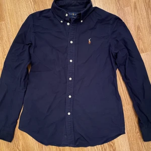 Polo Ralph Lauren skjorta - Blå skjorta och strl M