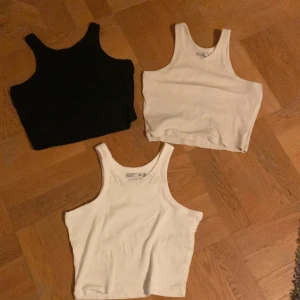 Säljer 3 linnen  - Dom är korta jätte mysiga och passar nog L också. Användigt lite. Svart,vit,beige