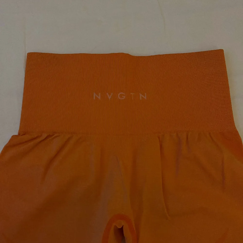 Burnt orange contour Seamless leggings! Aldrig använda!. Jeans & Byxor.