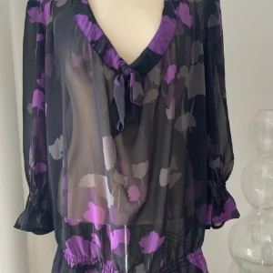 Blus 44 - Mycket fint skick 