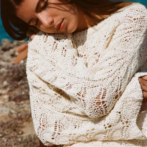 Skickad tröja - Hålstickad tröja från Zara i nyskick