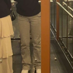 Bootcut jeans - Säljer mina bootcut jeans från Gina tricot då dem inte kommer till användning längre. Det är är gott skick💕