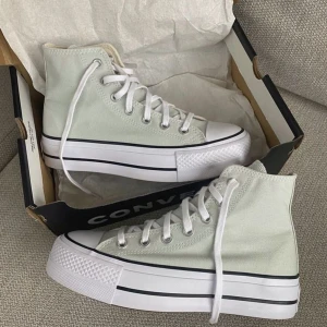 Converse chuck 70  - Ursnygga chuck 70 converse i ljusgrön! Använda endast en gång. Storlek 39.  💚