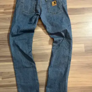 Carhartt jeans inköpte från min bulk buy order i bra skick, straight fit 