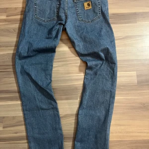 Carhartt jeans W30 L32 - Carhartt jeans inköpte från min bulk buy order i bra skick, straight fit 