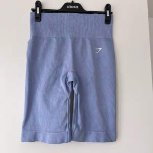 Blå/lila shorts från gymshark i fint skick!🩵💜