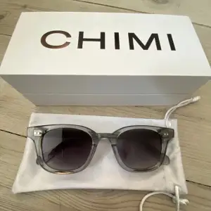 Säljer mina solglasögon från chimi i modellen 02. Har bara använts några få gånger. 