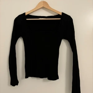 Långärmad tröja från zara - Snygg tröja från Zara i storlek S