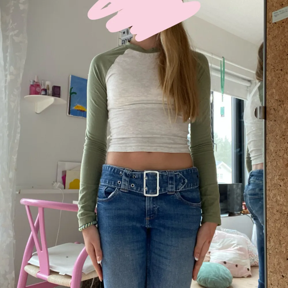 I väl skick och använd ett fåtal gånger, strl xxs men passar xs, kontakta privat om fler bilder.💕. Yläosat.