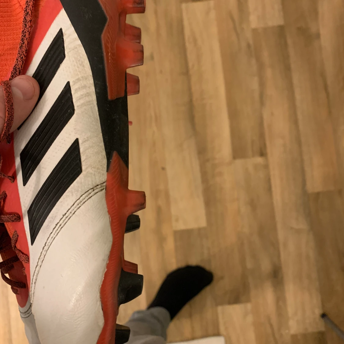 Fotbollsskor strl. 42  - 90