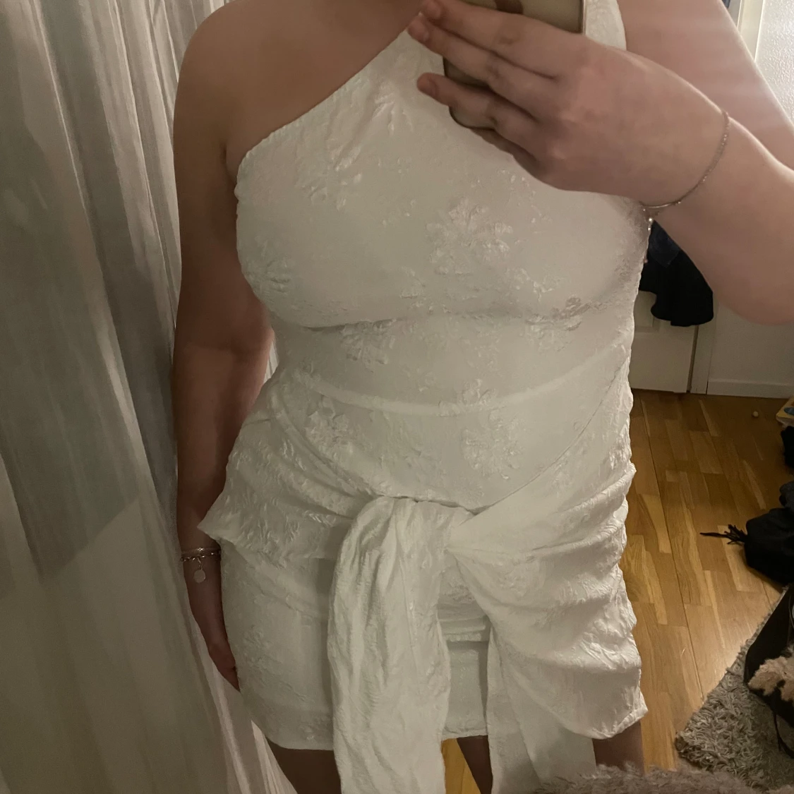 Vit studentklänning  - 90