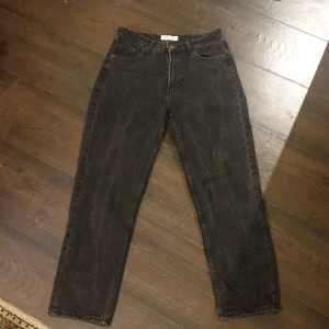 Svarta jeans  - Fint skick  Köpare står för frakt eller hämtning