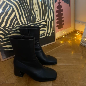 Klackskor Monki - Storlek 39. Använda 2 ggr