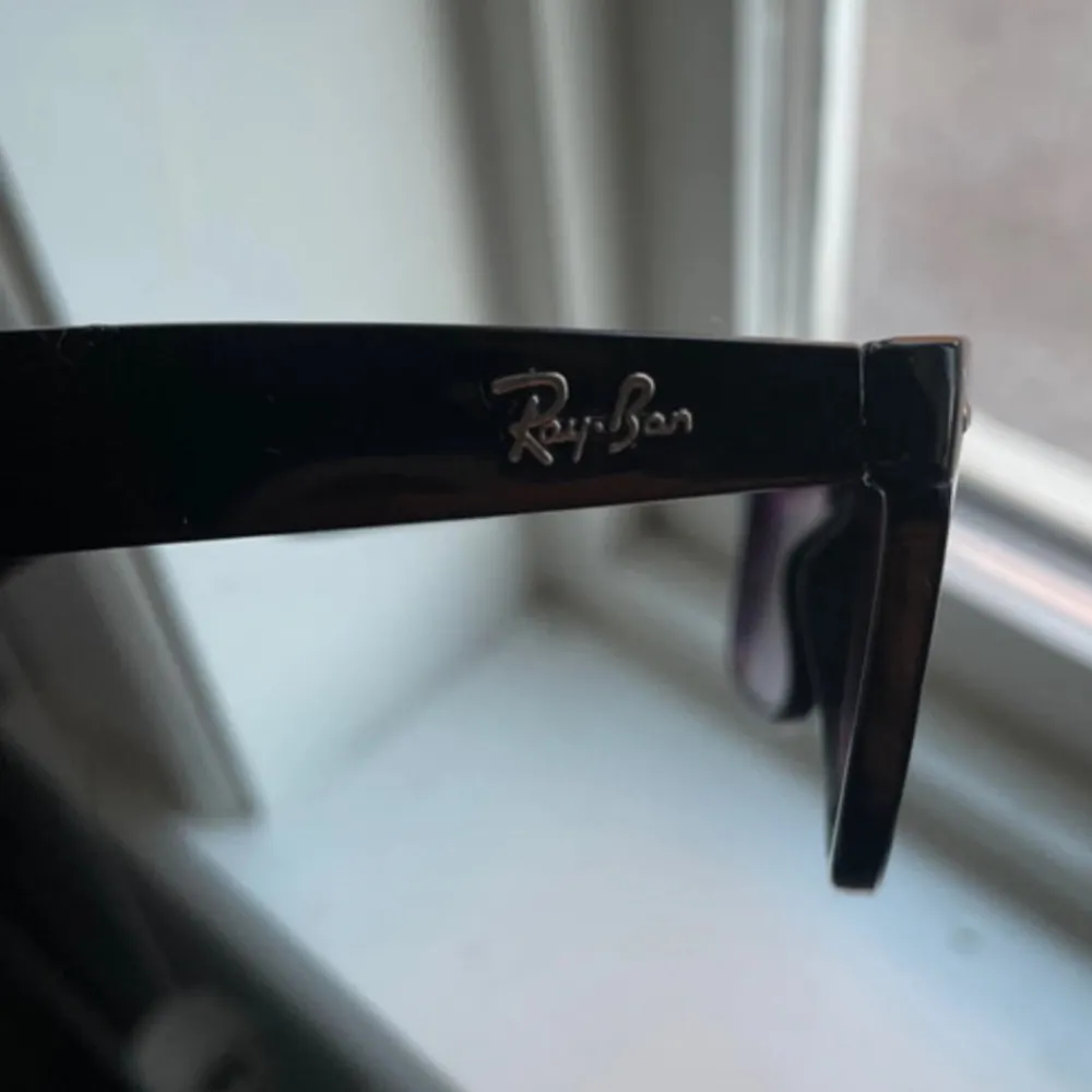 Mina ray-ban som har blivit små för mig ny pris 1199 Pris kan diskuteras  Size junior. Övrigt.