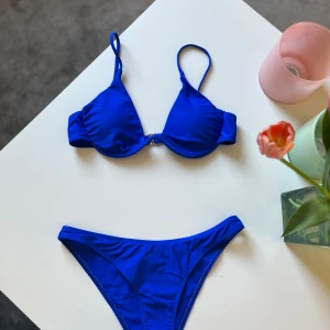 Blå oanvänd bikini strl M - Ny oanvänd strl M