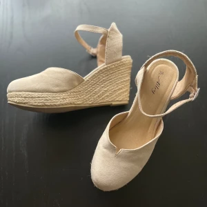 Kilklackar  - Använda en gång i typ en halvtimme, superfint skick!