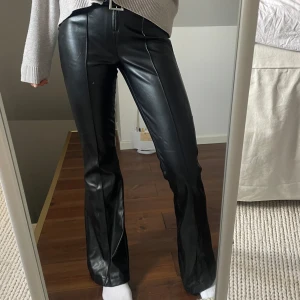 Skinnbyxor - Säljer mina skinnbyxor från New Yorker i storlek XS. Aldrig använda och prislappen kvar.