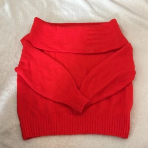 Stickad tröja  - Nyskick