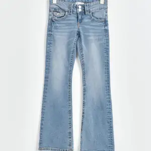 Säljer dessa fina jeans från Gina för 300kr dom är använda ett par gånger. Nypris 349kr. Är som nya. Säljer dump pga för små.