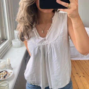 Blus - Fin vit blus från Mayla i strl 34