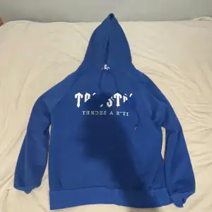 Mörkblå trapstar tracksuit size m bra skick pris kan diskuteras i snabbkassa 