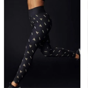 Stronger tights - Stronger tights, limited edition. XS, inga defekter, sparsamt använda