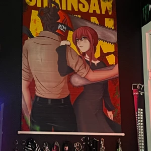 Chainsaw man poster - Chainsaw man poster, köpt på NärCon 2023 för typ 250kr