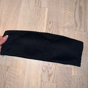 Bikini överdel - Bikini överdel från berska, storlek M! Bandå!