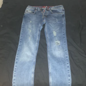 Dsq2 jeans  - Dsq2 jeans inga skador