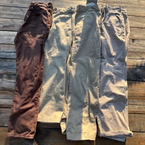 Valient, Dickies, Sweet Sktbs, Karve - - Vailient (M) brun: 150kr) - Dickies (S) Beige: 150kr) - Dickies (M) Beige: 150kr) - Valient (M/L) Beige: 125kr)  - Sweet Sktbs (S/M) Vinröd: 75kr) - Karve (S) Svart: 30kr) Skriv gärna för mer detaljer osv)
