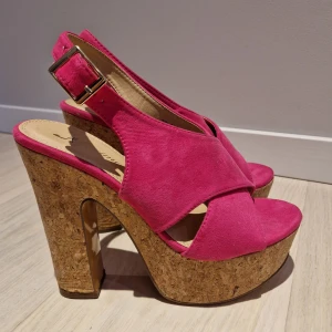 Klackskor  - Oanvända klackskor