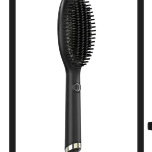 Ghd  - Säljer min ghd värmeborste som endast är använd 5 gånger, är som helt ny😍den fungerar som en platttång men gör håret med luftigt, går även att forma lockar med den🤩pris kan diskuteras 