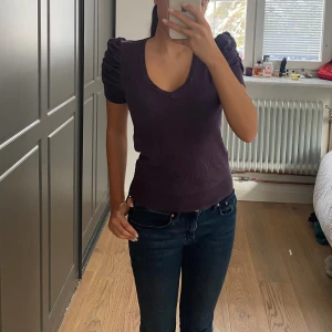 Vintage topp lila D - Normal i storleken, bra skick 