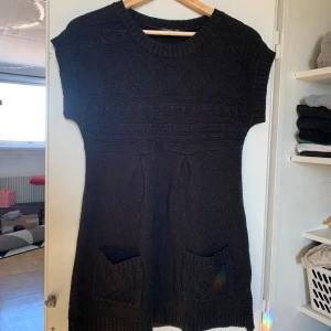 Stickad klänning - Stickad klänning