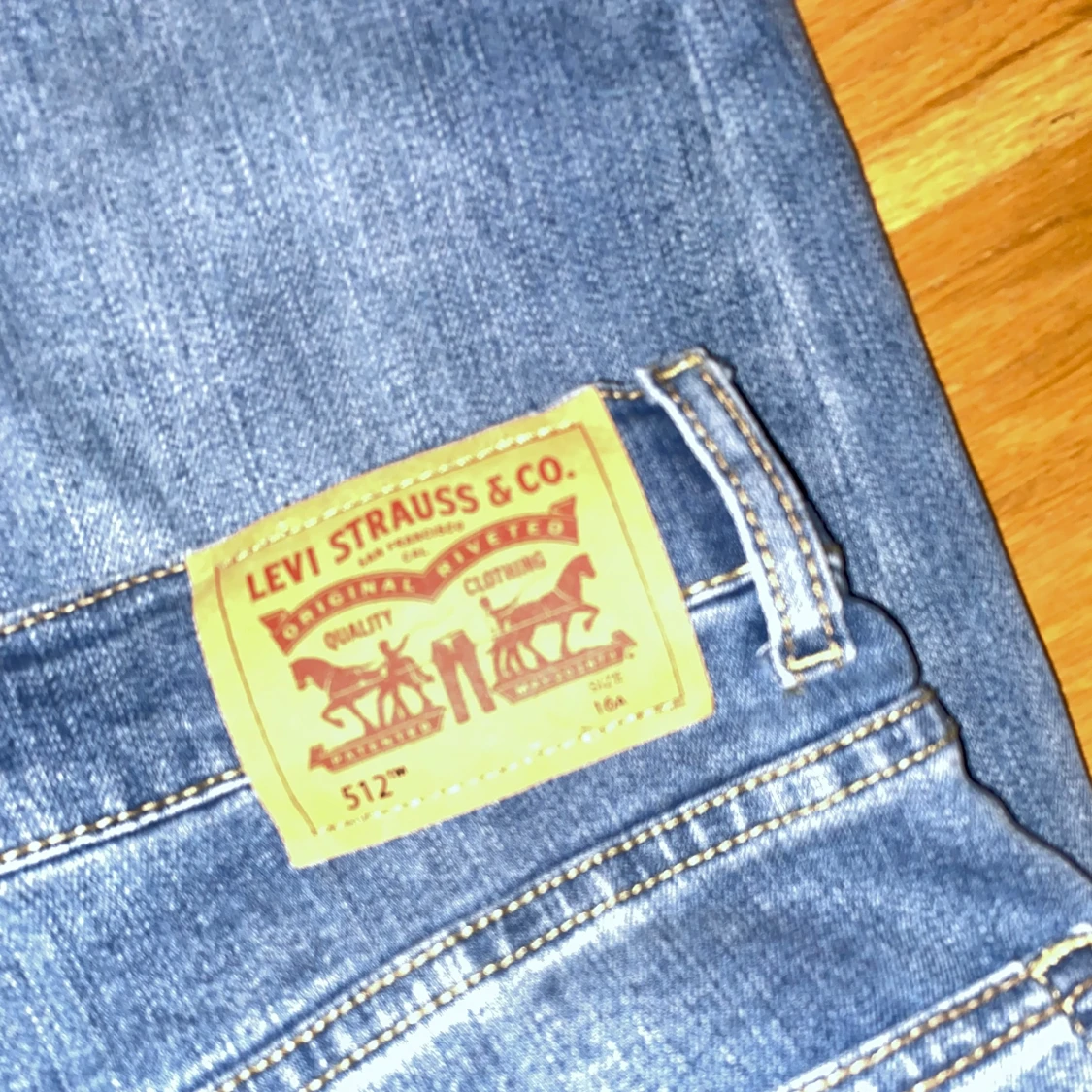 Oanvända Levis jeans 512 - 90