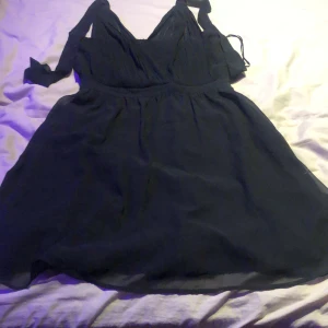 Klänning  - Typ ny använd 2 gånger 