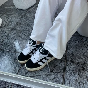 Adidas campus - Helt nya oanvända adidas campus i färgen svart som har prislapp kvar, säljer pga fel storlek💕