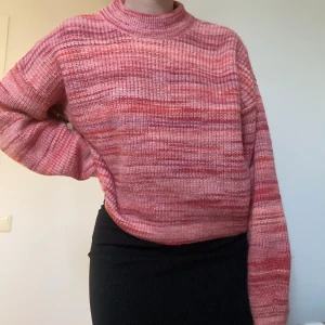 Stickad tröja - Rosa stickad tröja från Nelly💕 Oanvänd, prislapp kvar!