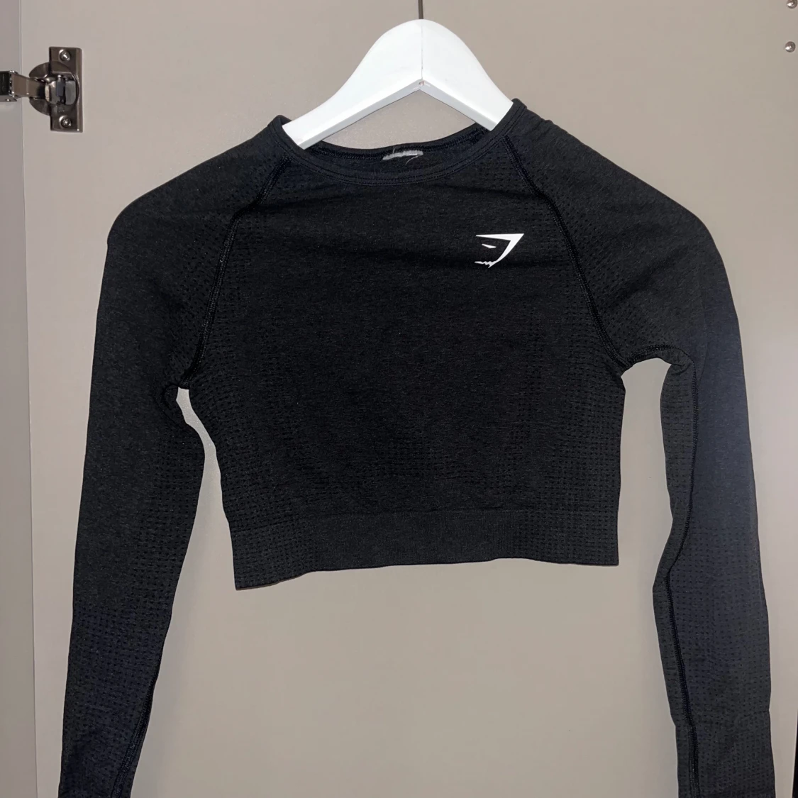 Vital seamless 2.0 long sleeve crop top  - 90
