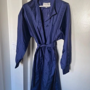 Trenchcoat - Windbreaker material