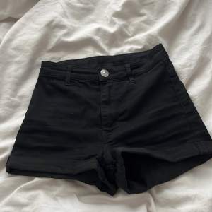 Fina jeans shorts från hm strl 32