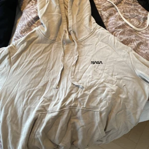 Hoodie  - En Begie hoodie ifrån hm