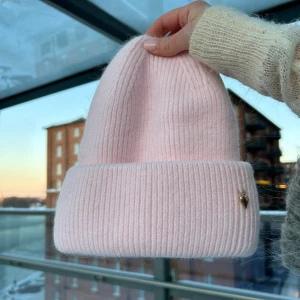 Angora mössa - Trendig mössa i angoramix från Chosen UF😍 endast 150kr!!