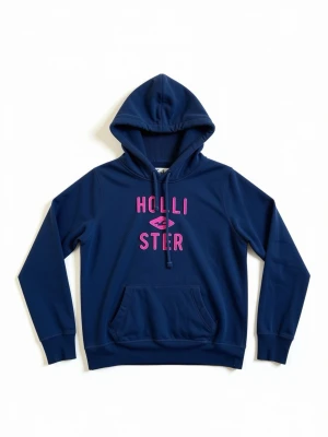 Hollister hoodie Xs sällsynt modell - Säljer en jätte fin hollister hoodie, som är storlek M men sitter mer som Xs, jätte fint skick och allt är prima. 10% rabbat om man följer och man får med 💝🎁
